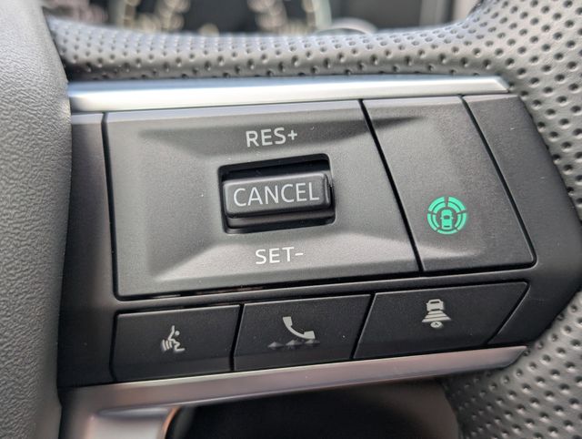 Used 2025 Black Mitsubishi SE image 17