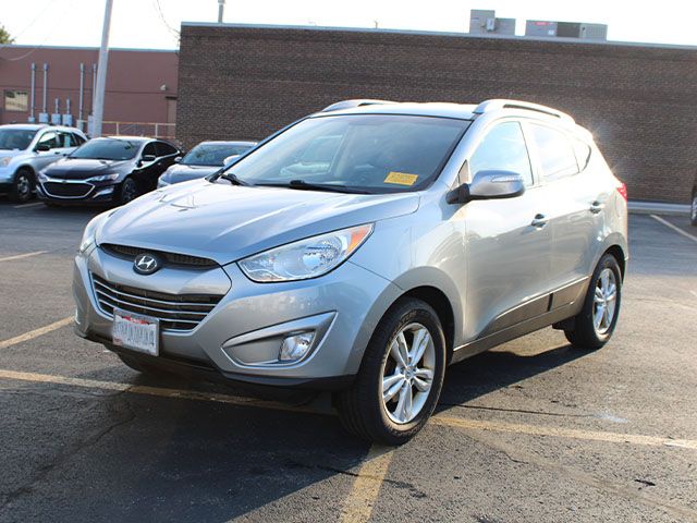 Used 2013 Diamond Silver Hyundai GLS image 2