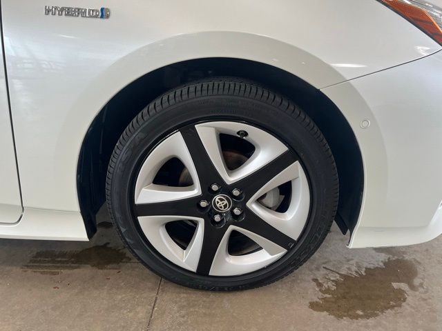 2018 Toyota Prius Four Touring photo