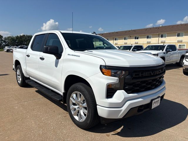 Summit White 2026 Chevrolet Silverado 1500 Pickup Truck Four-Wheel Drive 8-Speed Automatic