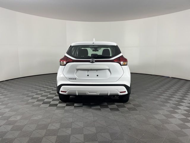 2023 Nissan Kicks S 8