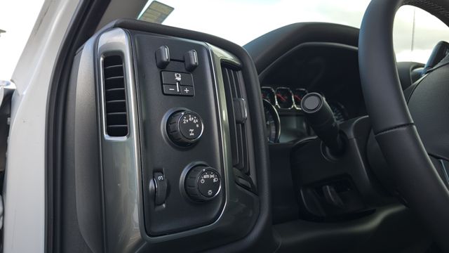 2023 Chevrolet Silverado 4500HD Work Truck 31