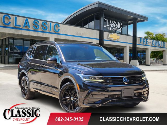 Deep Black 2022 Volkswagen Tiguan SUV / Crossover Front-Wheel Drive 8-Speed Automatic