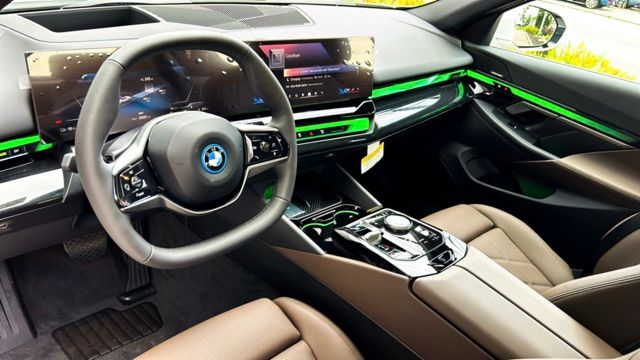 2025 BMW i5 xDrive40 18