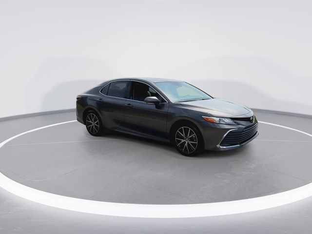 Used 2024  Toyota XLE image 13