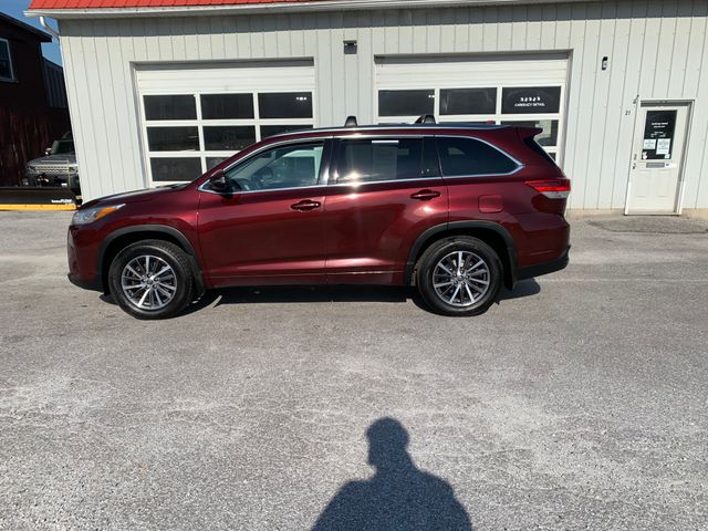 Used 2017 Toyota Highlander SUV