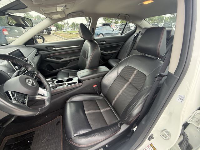 2023 Nissan Altima 2.5 SR White at Central Houston Nissan