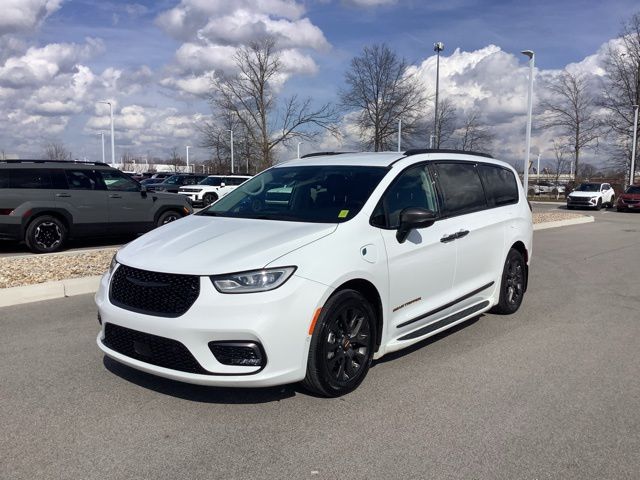 2023 Chrysler Pacifica Hybrid