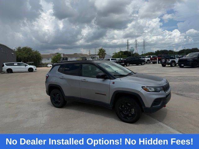 2024 Jeep Compass Trailhawk Gray at Durrett Motor Company
