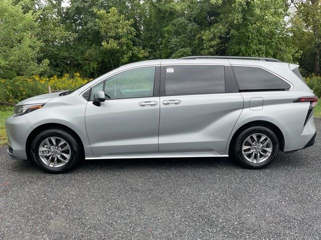 Used 2025 Toyota Sienna Van