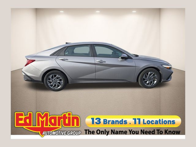 Fluid Metal 2024 Hyundai Elantra SEL FWD Sedan Front-Wheel Drive Continuously Variable Transmission