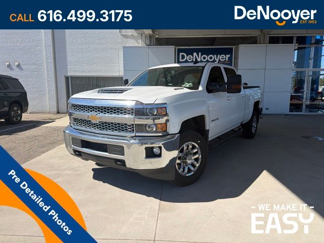 Summit White 2019 Chevrolet Silverado 3500HD Pickup Truck Four-Wheel Drive 6-Speed Automatic