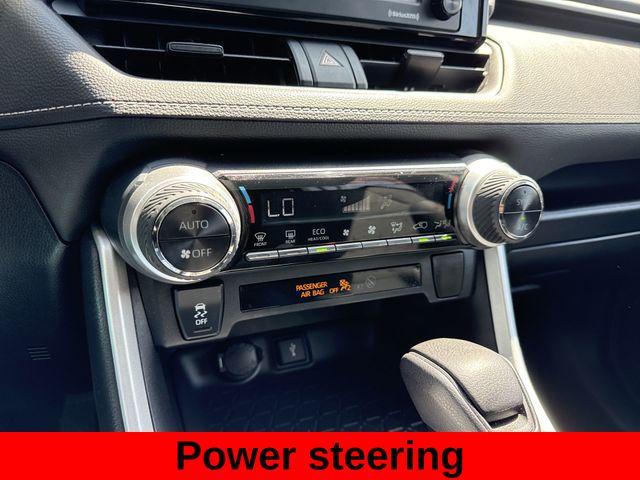 2020 Toyota RAV4 Hybrid LE photo