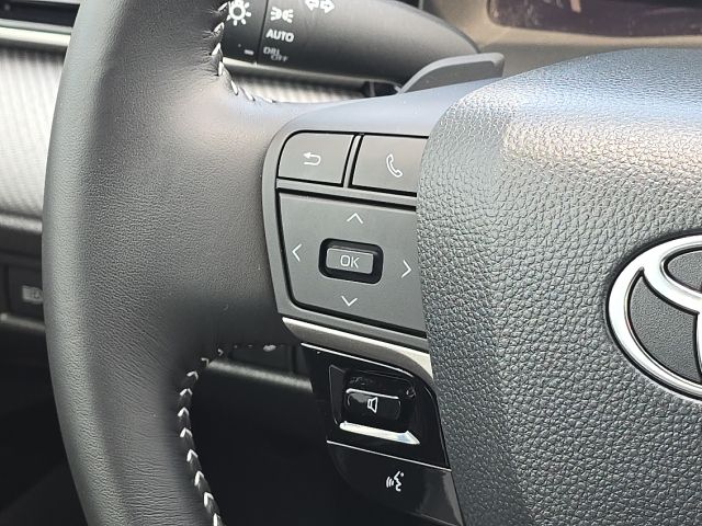 2025 Toyota Camry SE:B02318