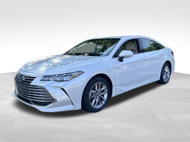 2021 Toyota Avalon Hybrid XLE FWD