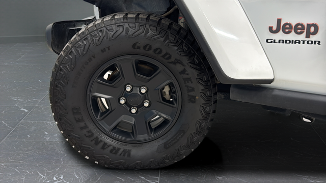 Used 2021 Bright White Clearcoat Jeep Mojave image 34