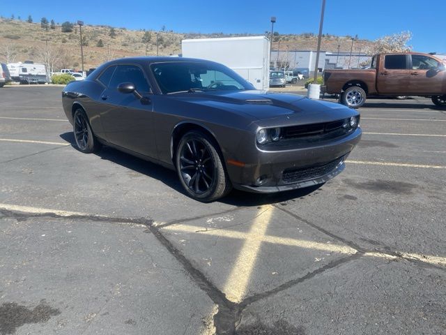 2018 Dodge Challenger SXT RWD