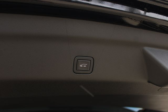 Used 2023 Black GMC SLT image 34