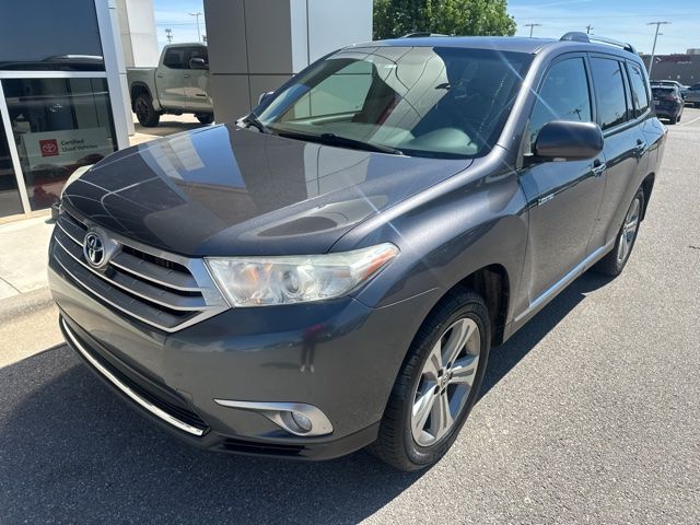 Magnetic Gray Metallic 2013 Toyota Highlander Limited FWD SUV / Crossover Front-Wheel Drive 5-Speed Automatic Overdrive