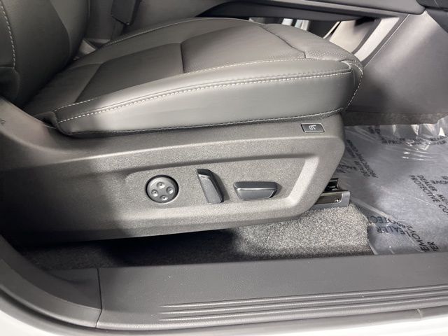2025 Everest White Pearl Tricoat Nissan Murano Platinum AWD SUV