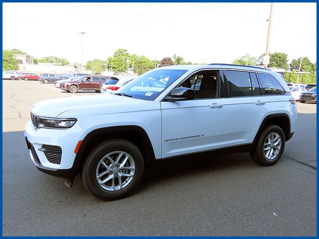 2026 Jeep Grand Cherokee Base, Laredo