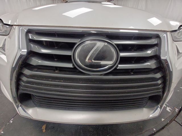 2017 – Lexus – IS