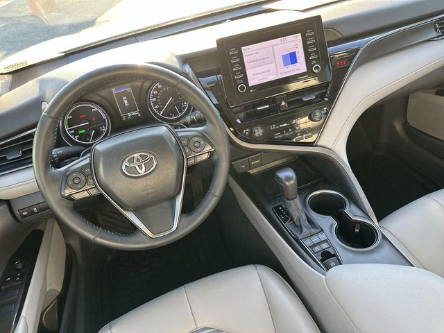 2022 Toyota Camry Hybrid SE 14