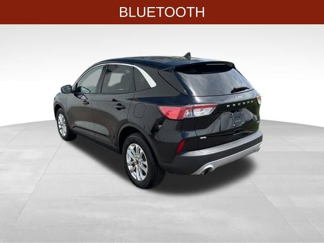 2021 Ford Escape SE photo