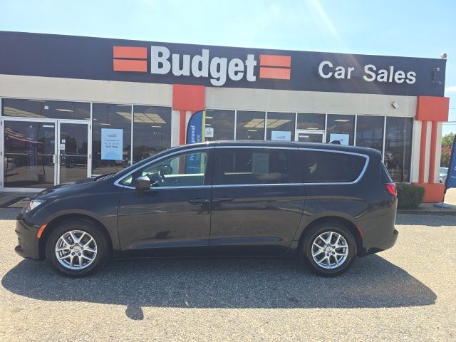 2023 Chrysler Voyager LX FWD