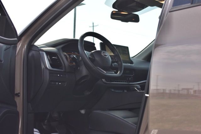 Used 2025 Nissan Rogue SL 4D Sport Utility