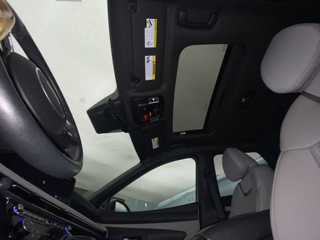 Used 2025 White Hyundai Limited image 22