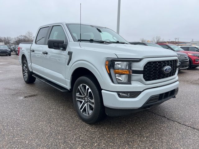 View vehicle photo 3