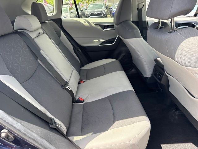 2024 Toyota RAV4 XLE - Photo 13