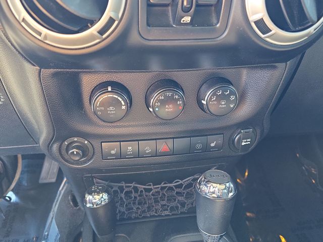 Used 2014 Gray Jeep Unlimited Rubicon image 24