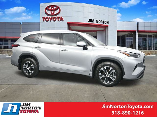 2021 Toyota Highlander XLE 9