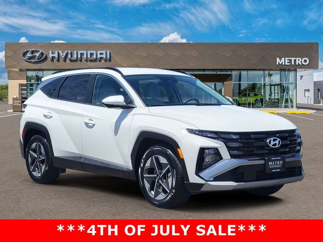 White Pearl 2025 Hyundai Tucson SUV / Crossover Front-Wheel Drive 8-Speed Automatic