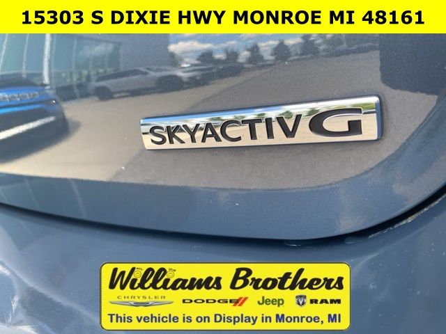 2024 Mazda Mazda3 2.5 S Carbon Edition - Gray Metallic exterior view 10