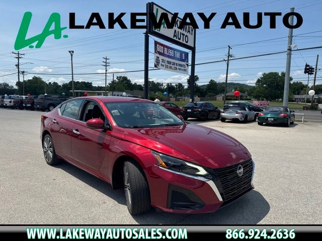 Red (Scarlet Ember Tintcoat) 2023 Nissan Altima Sedan All-Wheel Drive Continuously Variable Transmission