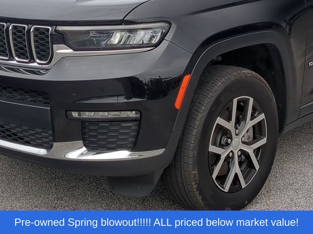 Used 2024 Diamond Black Jeep Limited image 17