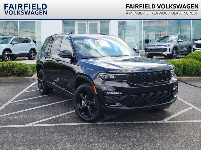 Diamond Black Crystal Pearlcoat 2024 Jeep Grand Cherokee SUV / Crossover Four-Wheel Drive 8-Speed Automatic
