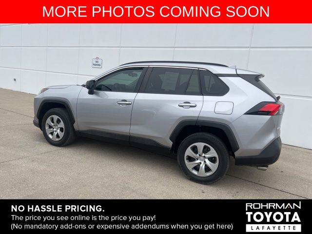 2020 Toyota RAV4 LE 4