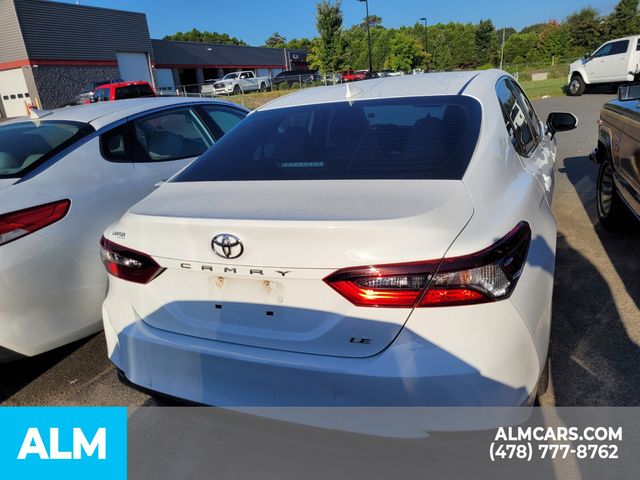 2022 Toyota Camry LE photo 13