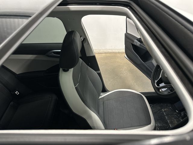 2026 Volkswagen Taos 1.5T SE White at Sutliff Volkswagen