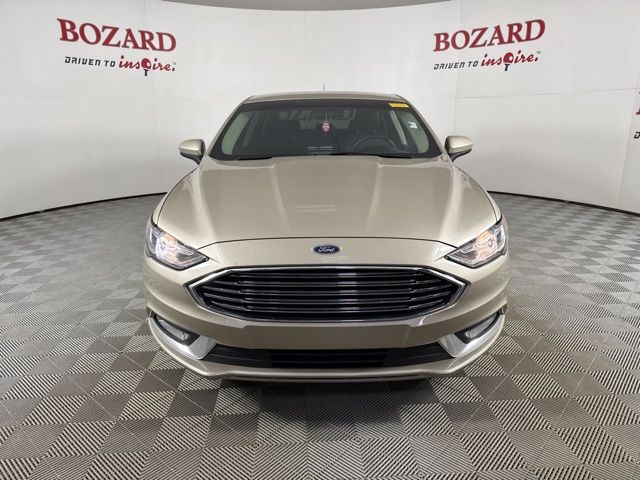 2018 White Gold Ford Fusion Hybrid SE FWD Sedan