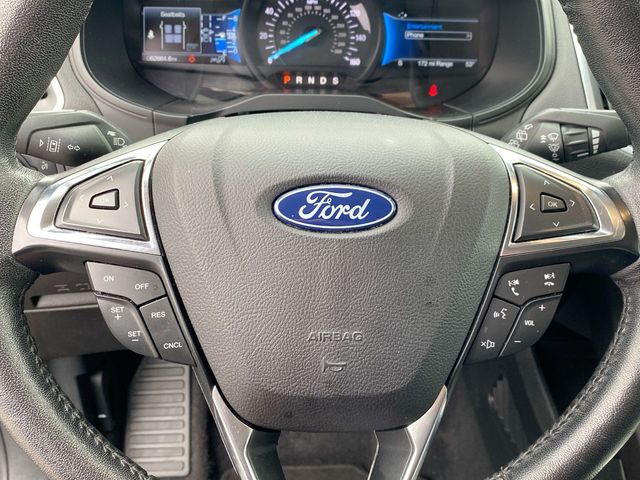 2022 Ford Edge Titanium 11