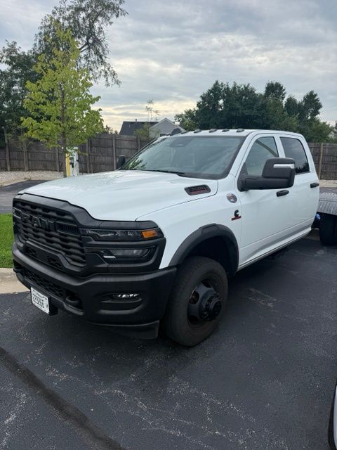 Bright White Clearcoat 2026 RAM 3500 Chassis Pickup Truck Four-Wheel Drive 8-Speed Automatic