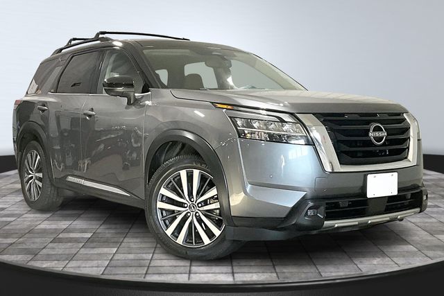 2022 Nissan Pathfinder Platinum 4WD