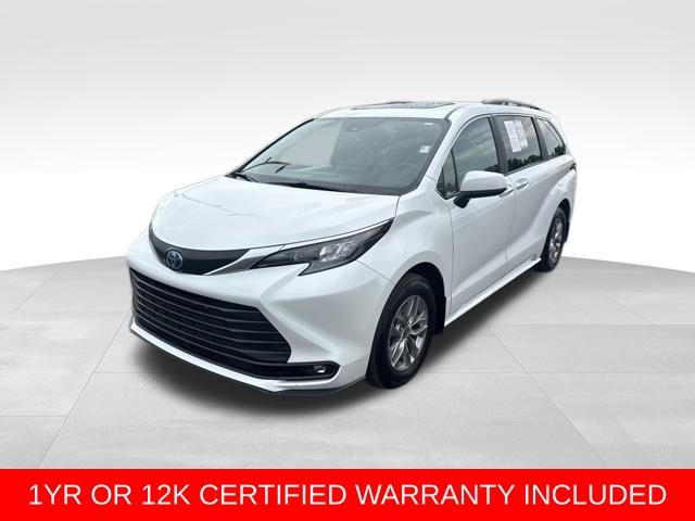 Pearl 2025 Toyota Sienna Minivan Front-Wheel Drive Continuously Variable Transmission