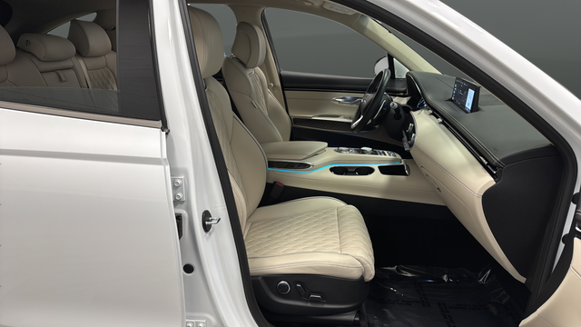 Used 2025 Uyuni White Genesis 3.5T Sport image 25