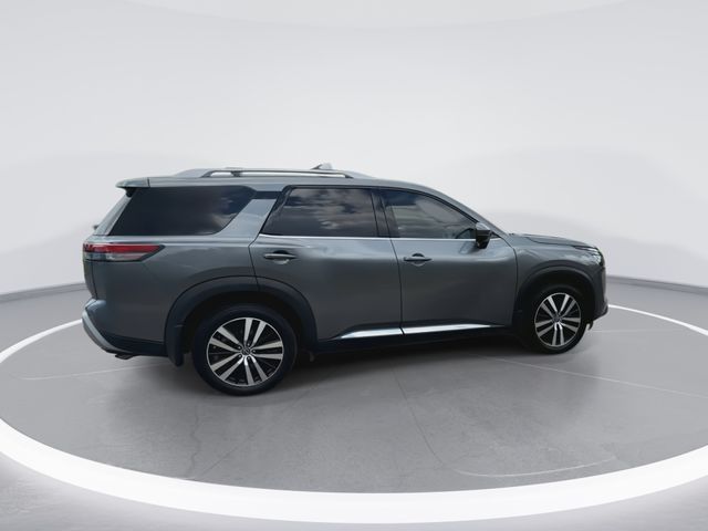 Used 2025 Gray Nissan Platinum image 12